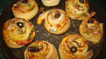 Rose Shape Pizza Recipe