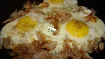 Egg with onions Recipe