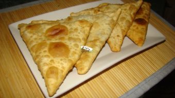 Green Gram Stuffed Flat Bread (Maash Puri) Recipe